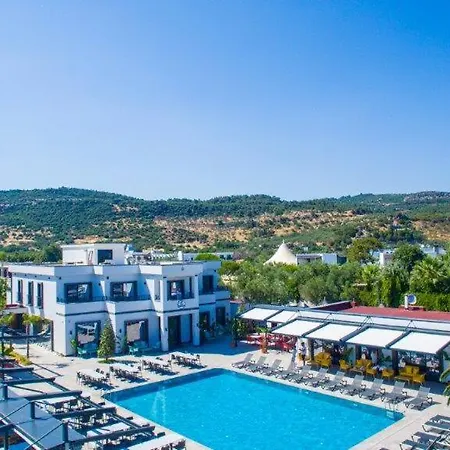 Hotel Club Kavala 3*
