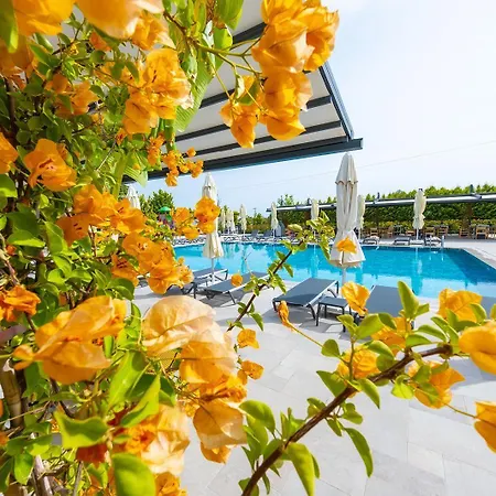 Hotel Club Kavala 3*